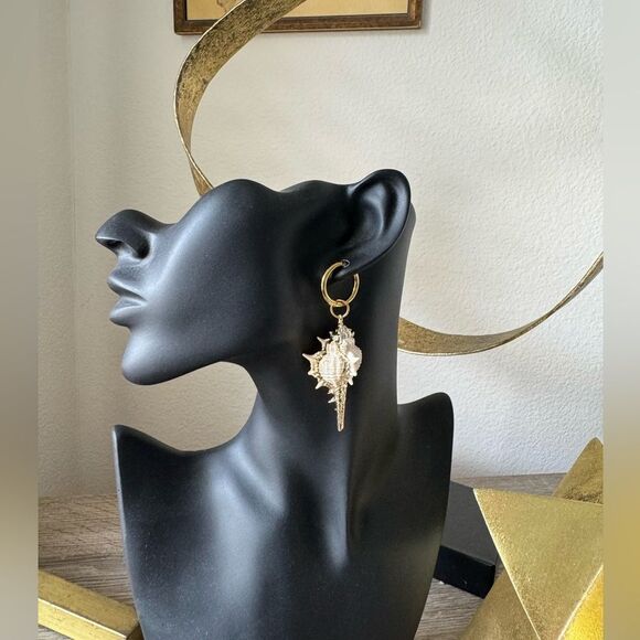 Shell hoop Earrings A1245 - Picture 4 of 4